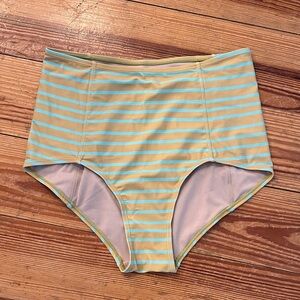 Kortni Jeane High Waisted Swim Bottom - size medium